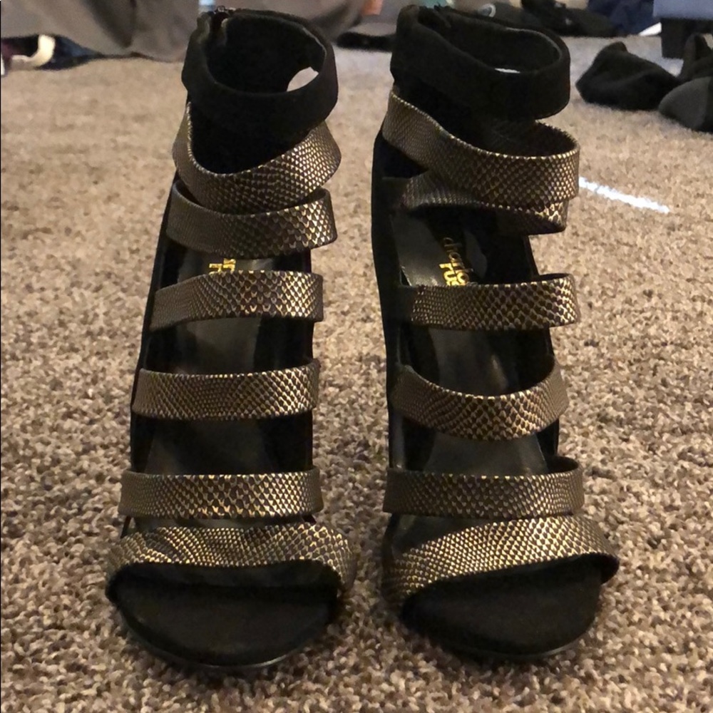 Heels - Picture 2 of 4